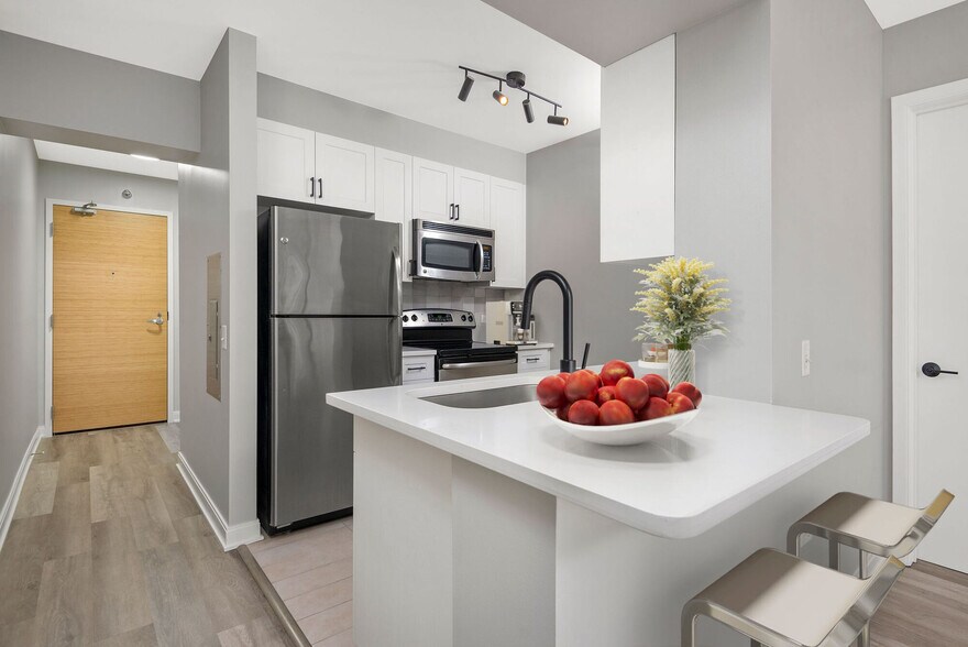 More Photos Of 210 N Wells St, Chicago Apartments For Lease