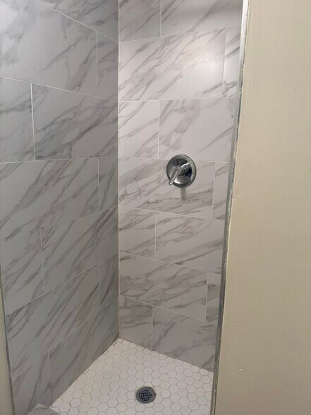 More Photos Of 2801 Jasper St SE, Washington Apartments For Sale