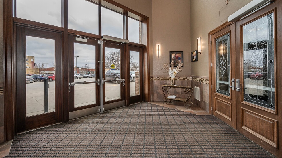 More Photos Of 100 W Broadway Ave, Bismarck Medical For Lease