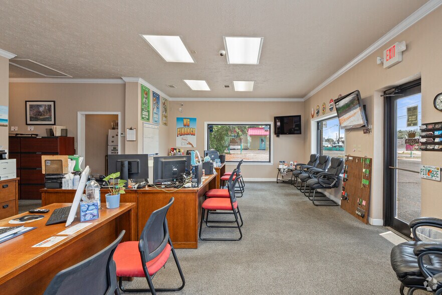 More Photos Of 500 Eglin Pky, Fort Walton Beach Auto Dealership For Sale