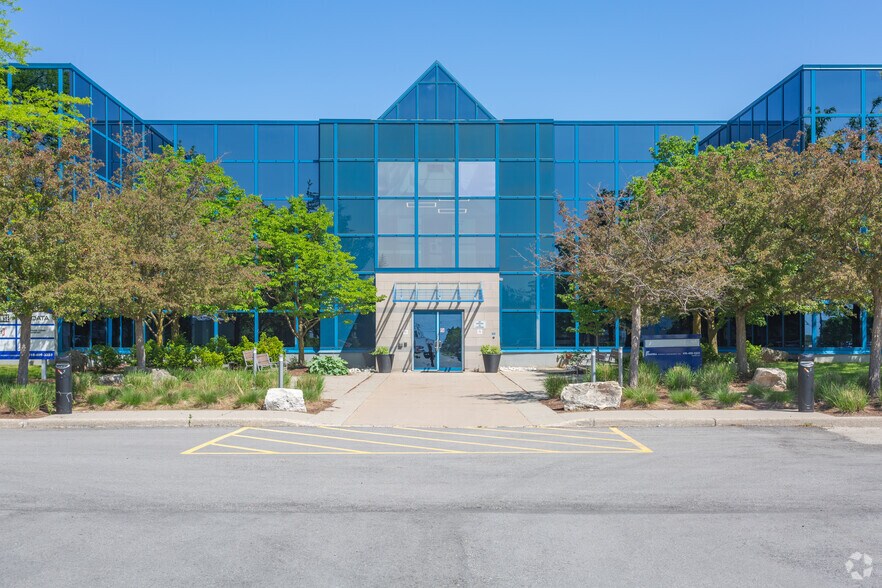 More Photos Of 278 Pinebush Rd, Cambridge Office For Lease