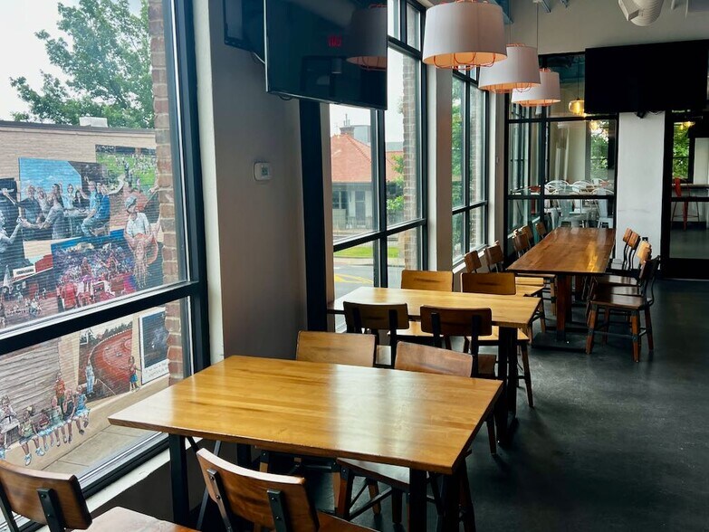 More Photos Of 8632 Main St, Woodstock Restaurant For Lease