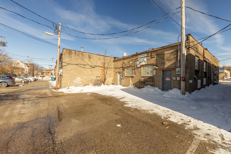 More Photos Of 2078-2080 S Taylor Rd, Cleveland Storefront For Sale