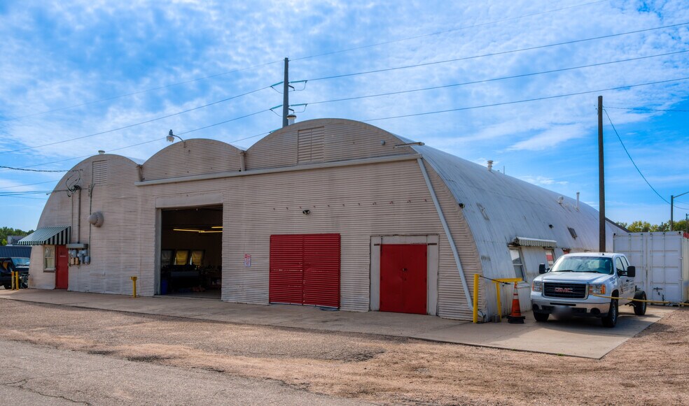 More Photos Of 2207-2209 9th St, Greeley General Retail For Lease