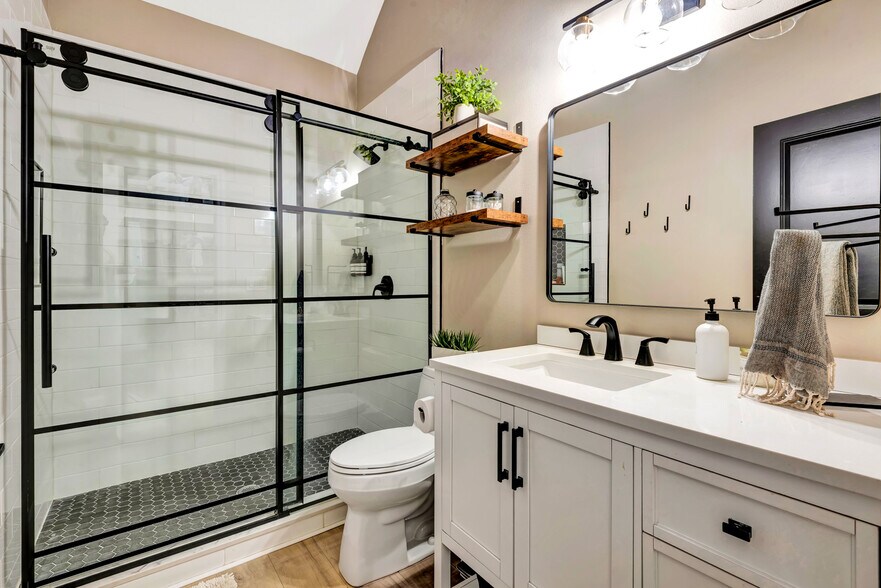 More Photos Of 2400 Lorraine Rd, Sarasota Horse Stables For Sale
