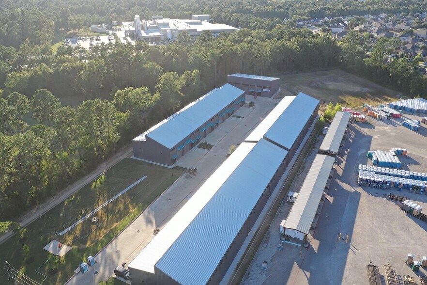 More Photos Of 2007 Airport Rd, Conroe Unknown For Lease