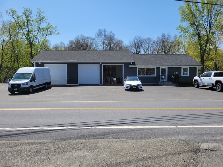 Primary Photo Of 4 Orrs Mills Rd, Salisbury Mills General Retail For Sale
