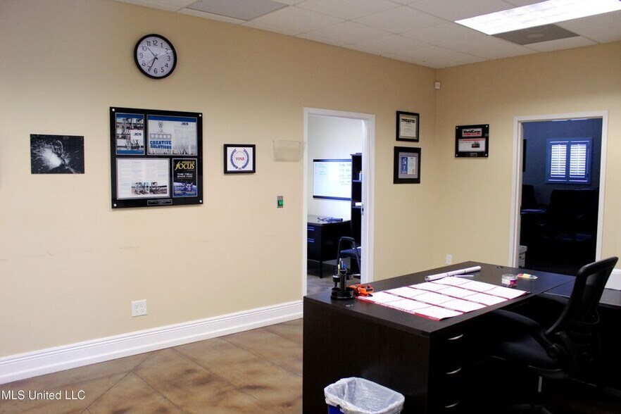 More Photos Of 2205 Petit Bois St, Pascagoula Warehouse For Sale