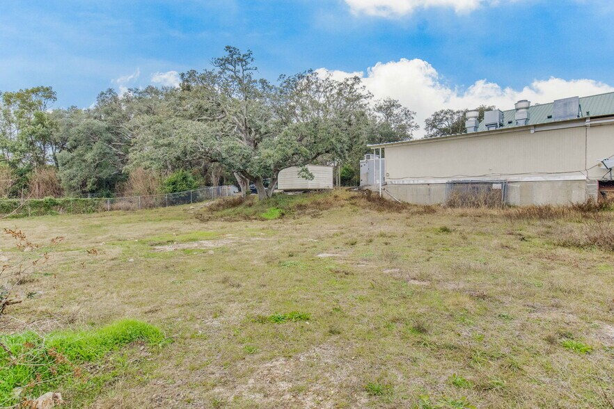 More Photos Of 131 New Warrington Rd, Pensacola Restaurant For Sale