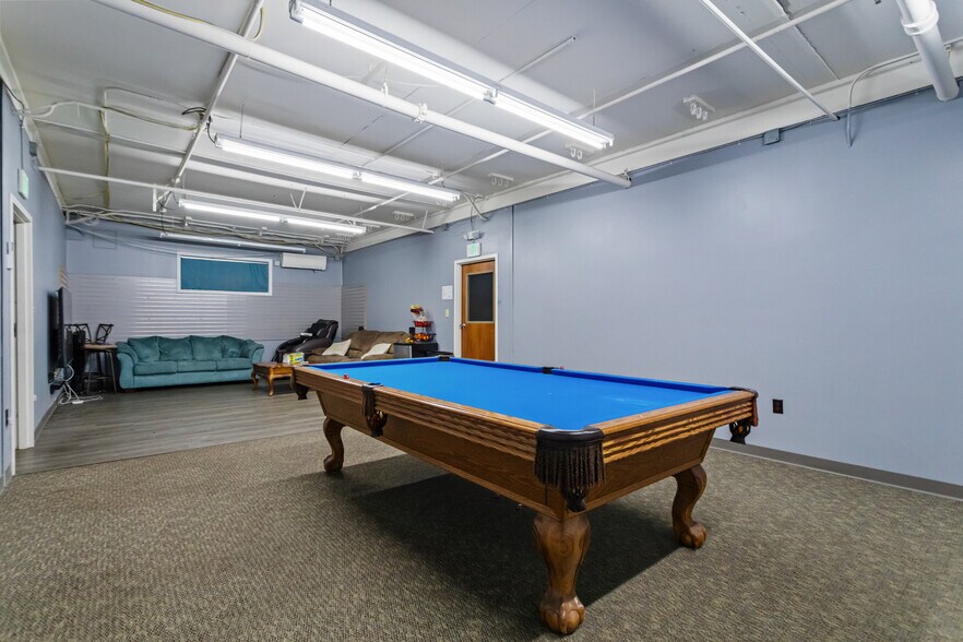 More Photos Of 2317 Washington St, Kokomo Warehouse For Sale