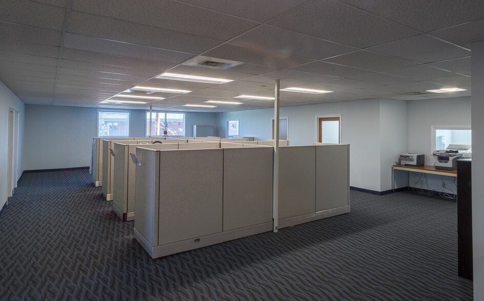More Photos Of 591 North Ave, Wakefield Office For Lease