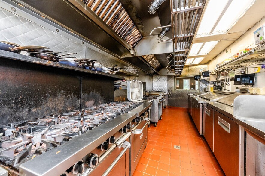 More Photos Of 16409 Red Arrow Hwy, Union Pier General Retail For Sale