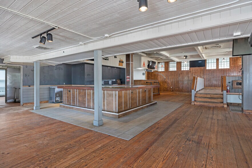 More Photos Of 8101 W I-40, Amarillo Restaurant For Lease