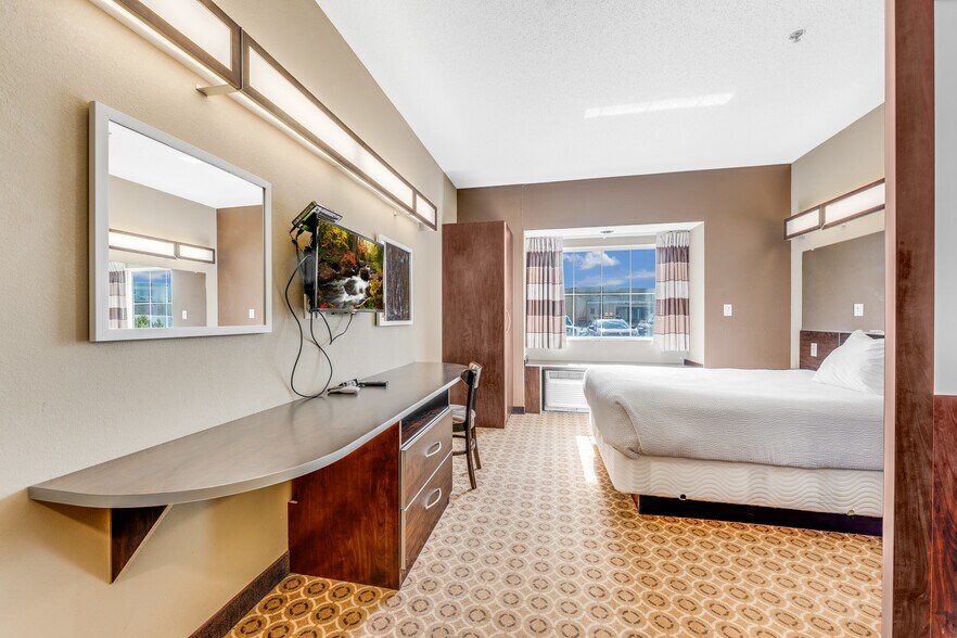 More Photos Of 20 Southland Dr, Fairmont Hotel For Sale