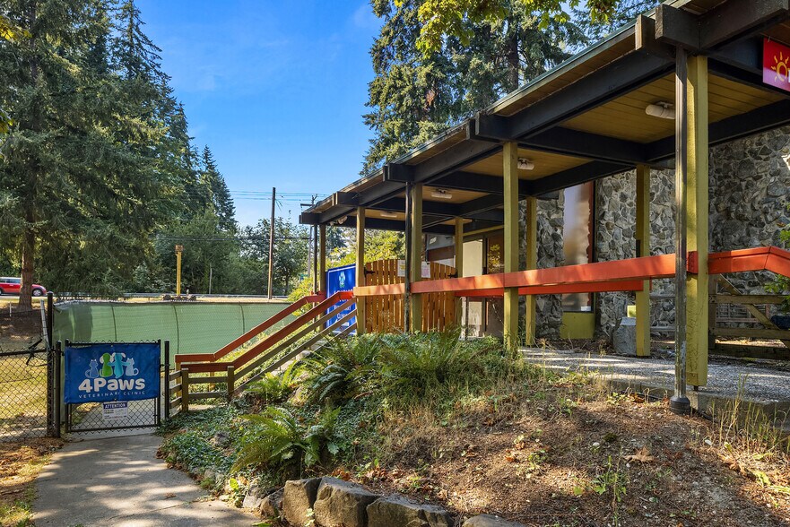 More Photos Of 9822 SW Gorsuch Rd, Vashon Flex For Sale