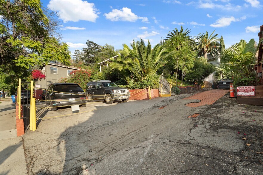More Photos Of 3234 Barham Blvd, Los Angeles Apartments For Sale