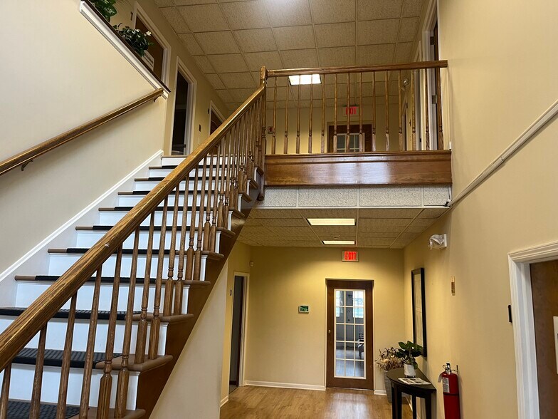 More Photos Of 971 US Highway 202 N, Branchburg Medical For Lease