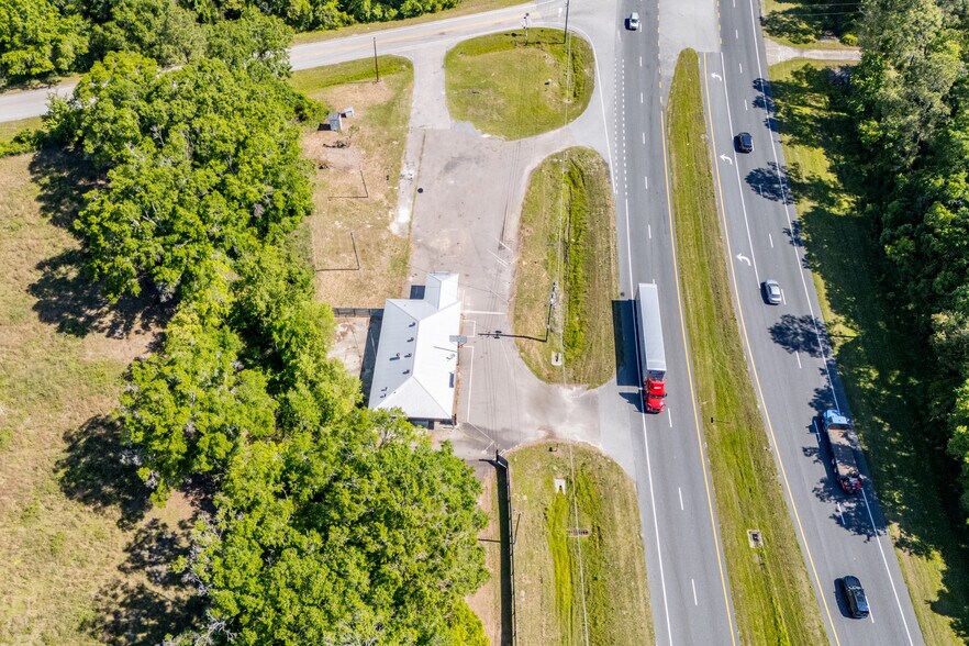 More Photos Of 19510 NE US Hwy 301, Waldo Storefront Retail Office For Sale