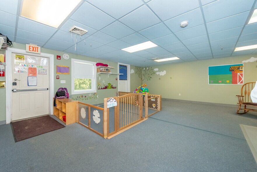 More Photos Of 105 Durham Rd, Dover Daycare Center For Sale