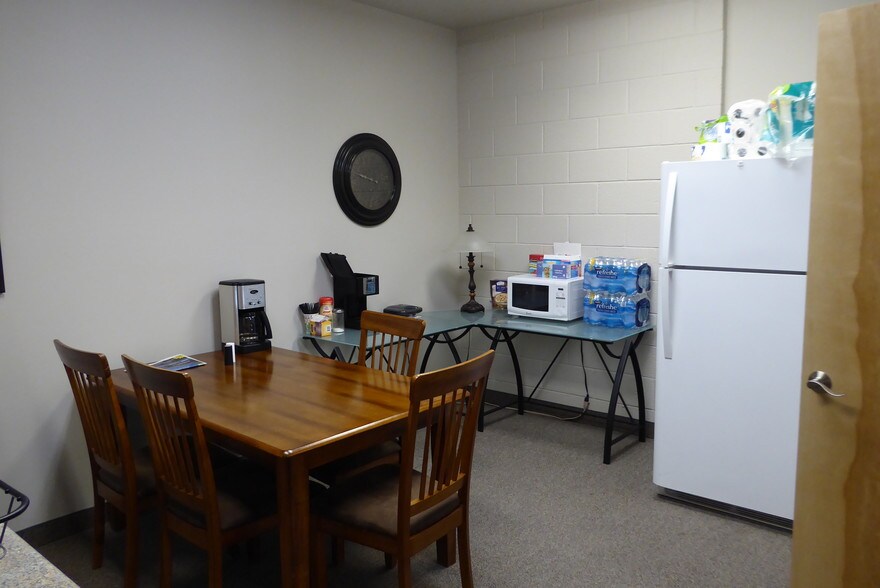 More Photos Of 132 E 5th St, Delta Office For Lease