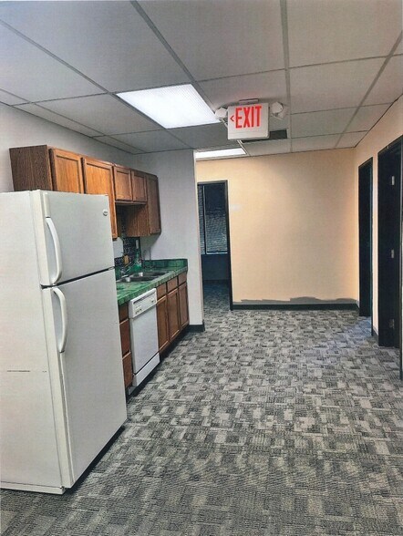 More Photos Of 1020 Woodman Dr, Dayton Office For Lease