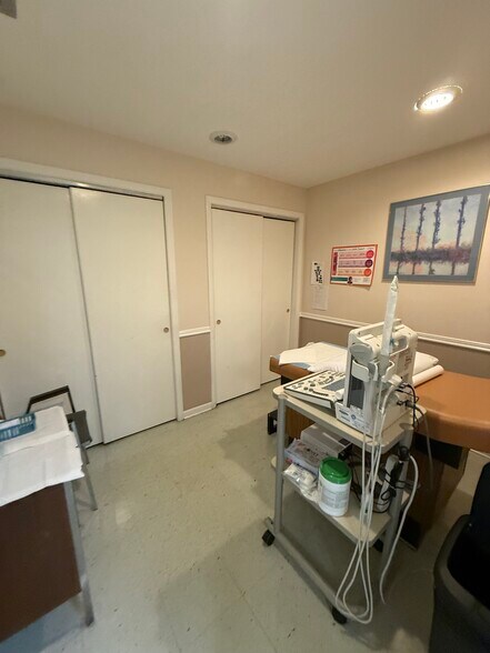 More Photos Of 28960 US Highway 19 N, Clearwater Medical For Sale