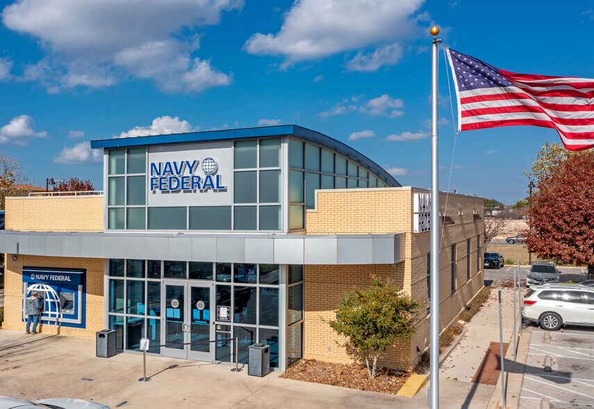 Primary Photo Of 280 W Highway 67, Duncanville Bank For Sale