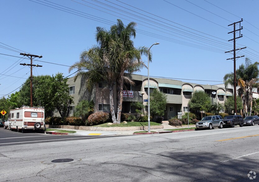 More Photos Of 6911 Haskell Ave, Van Nuys Apartments For Sale