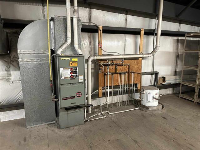 More Photos Of 2740 Stoner Ct, North Liberty Truck Terminal For Lease