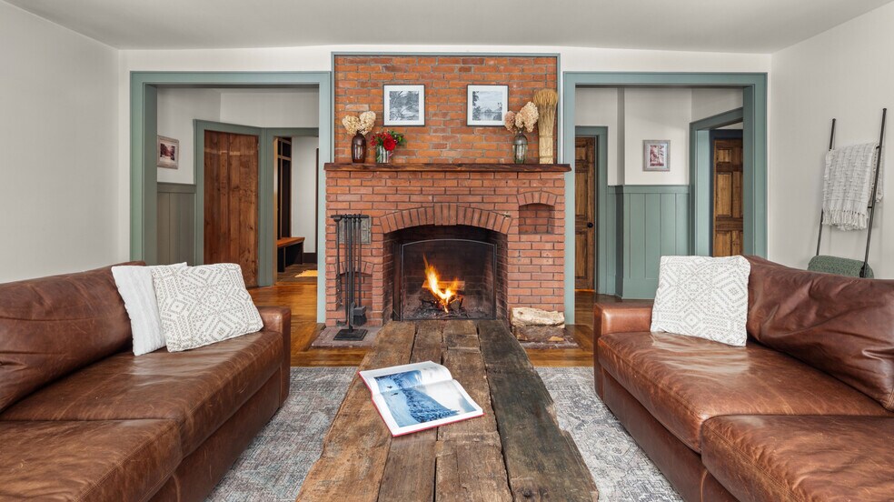 More Photos Of 56 Turner Mill Ln, Stowe Specialty For Sale