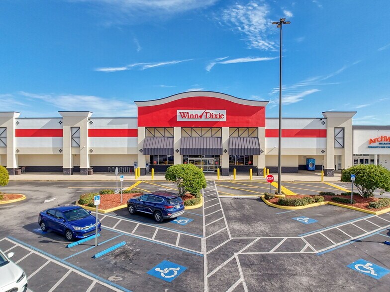 More Photos Of US Highway 19, Holiday General Retail For Lease