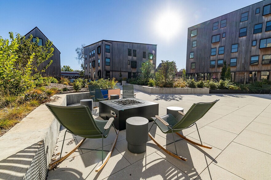 More Photos Of 337 SE 3rd St, Bentonville Apartments For Lease