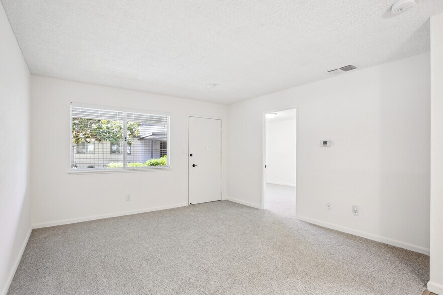 More Photos Of 6546 Auburn Blvd, Citrus Heights Apartments For Sale