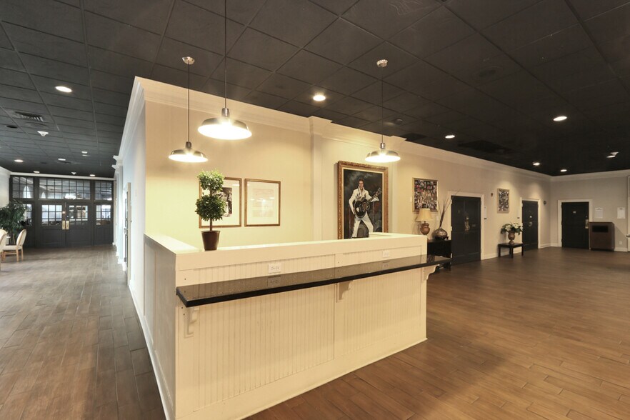 More Photos Of 1471 E Brooks Rd, Memphis Hotel For Sale