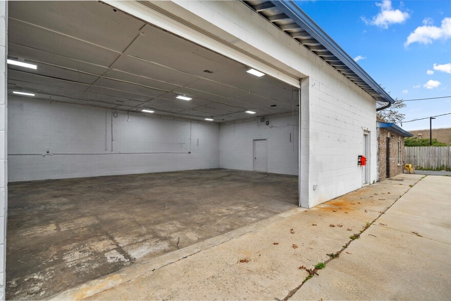 More Photos Of 494 GA Highway 247 S, Bonaire Freestanding For Lease