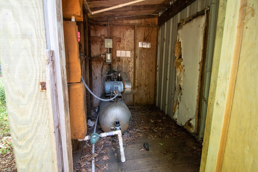 More Photos Of 248 W Franklinville St, Staley Manufacturing For Sale