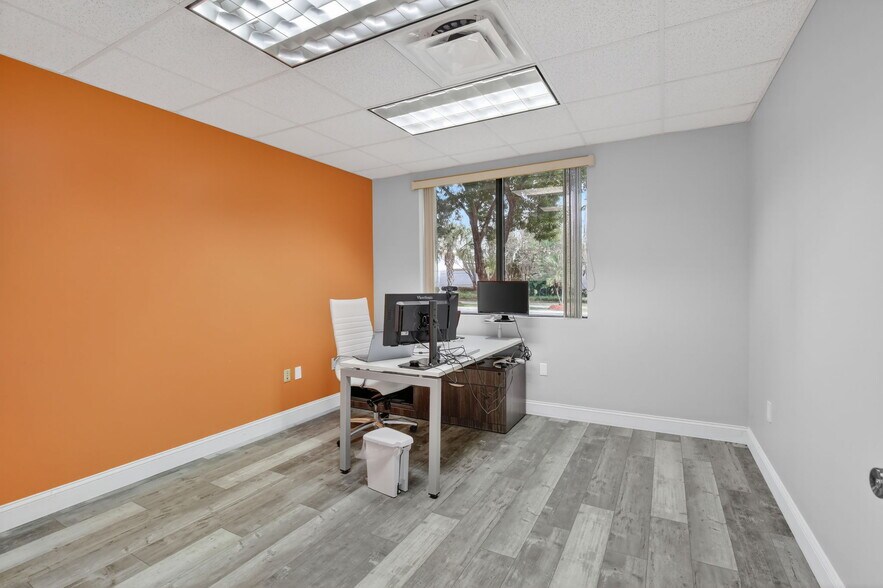 More Photos Of 1007 Shotgun Rd, Sunrise Office For Sale