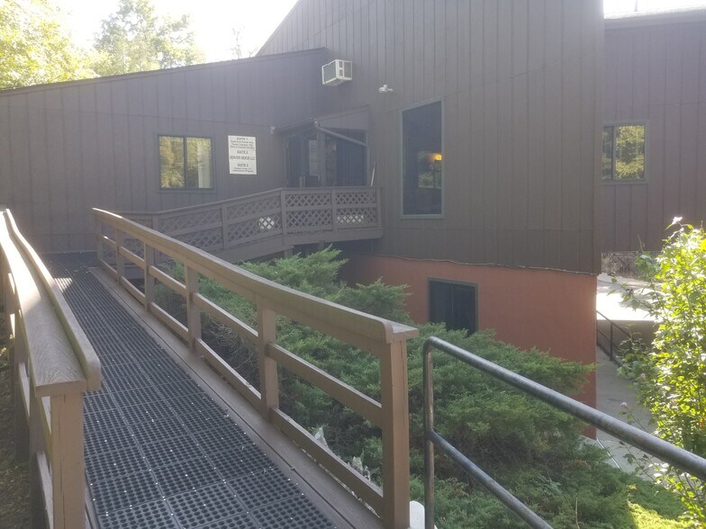 More Photos Of 7 Pinewoods Rd, Hyde Park Medical For Lease