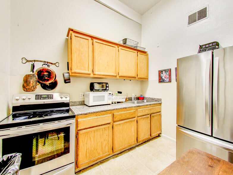 More Photos Of 1301-1303 High St, Alameda Storefront Retail Residential For Sale