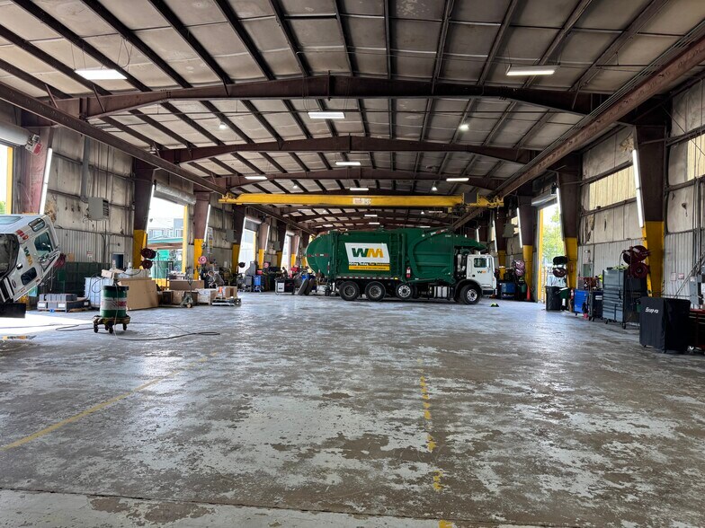 More Photos Of 10701 Todd St, Houston Warehouse For Lease