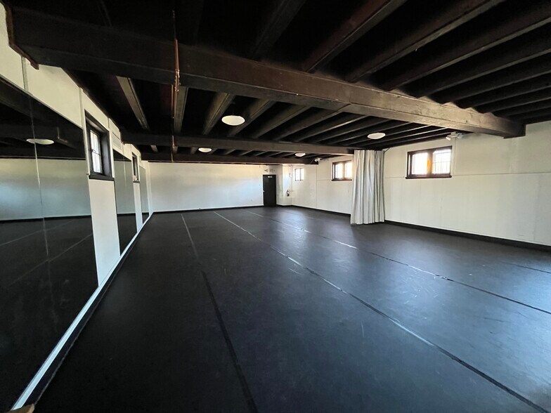 More Photos Of 4121 N Wilson Dr, Milwaukee Lodge Meeting Hall For Sale