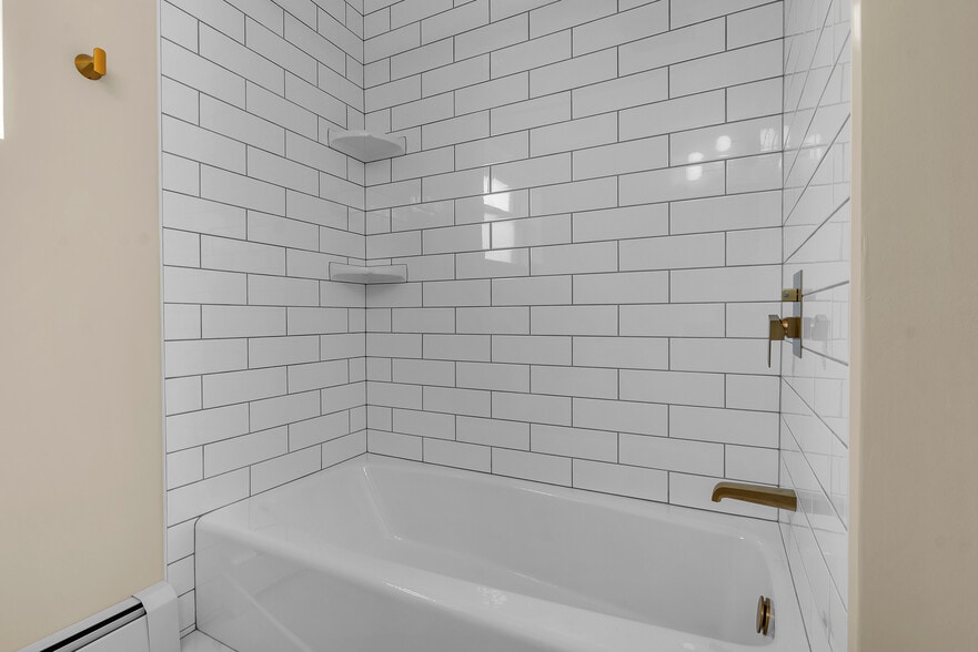 More Photos Of 6048 W 79th St, Burbank Multifamily For Sale