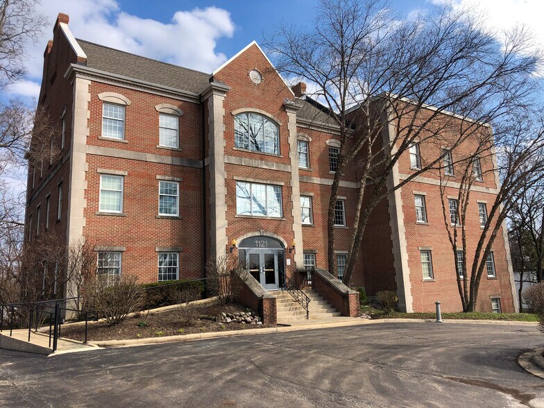 1121 E Main St, Saint Charles, IL 60174 Office For Lease