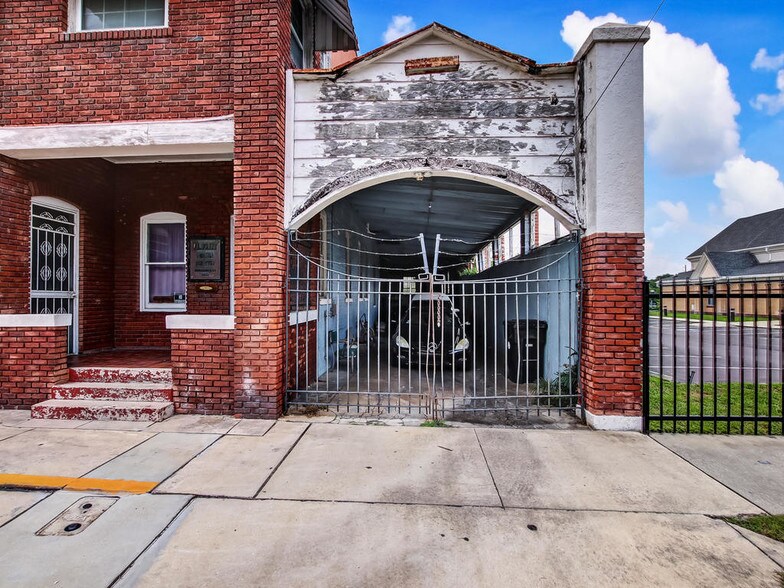 More Photos Of 525 Beaver St, Jacksonville Cemetery Mausoleum For Lease