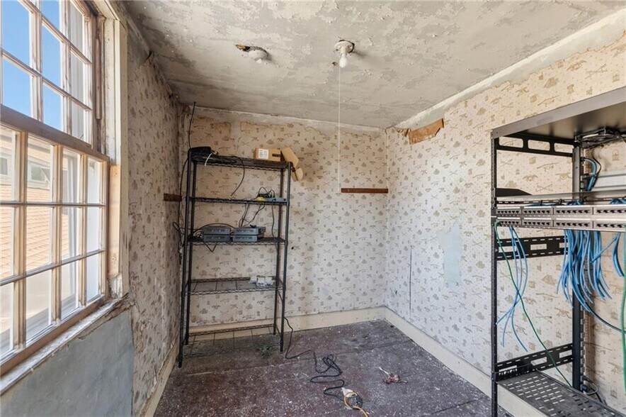 More Photos Of 3376 Post Rd, Warwick Restaurant For Sale