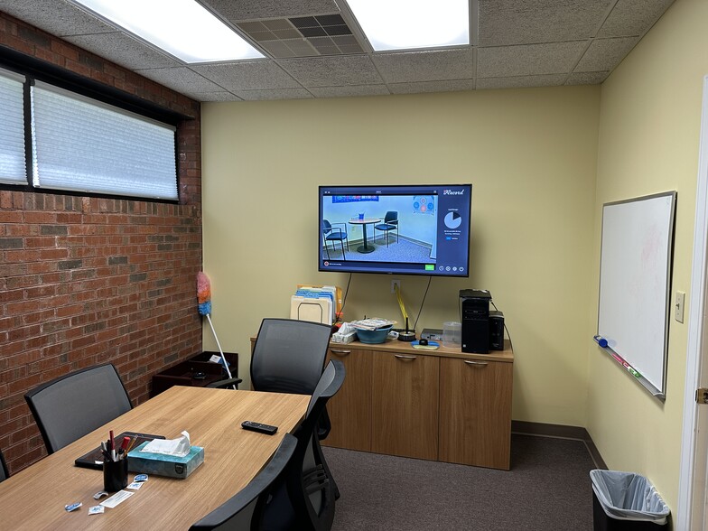 More Photos Of 2303 Executive Cir, Greenville Medical For Sale