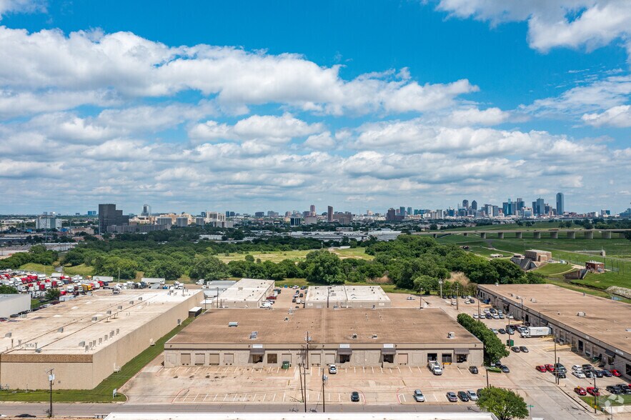 More Photos Of 4800-4824 Lakawana St, Dallas Unknown For Lease