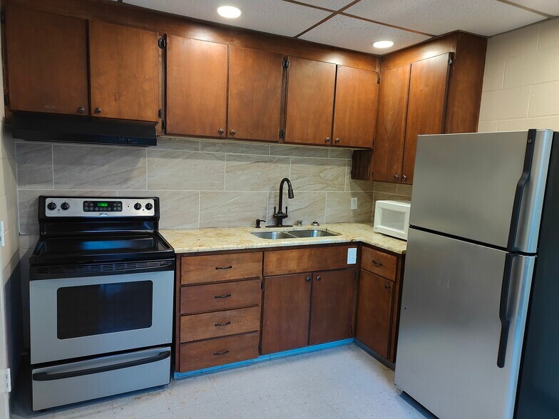 More Photos Of 3787 NW Loop 286, Paris Medical For Sale