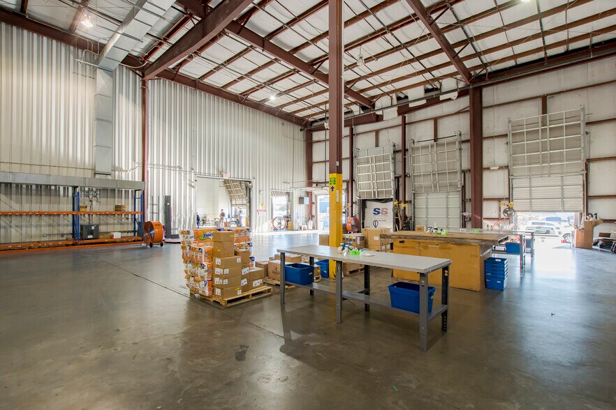 More Photos Of 7150 Exchequer Dr, Baton Rouge Warehouse For Lease