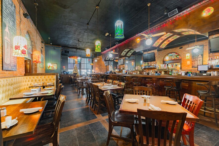 More Photos Of 440 Clinton St, Detroit Storefront Retail Office For Sale